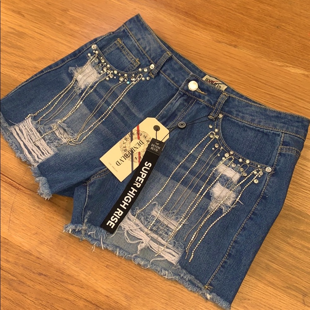 DENIM BLVD L.A. Size M Bedazzled Rip Jean Shorts~